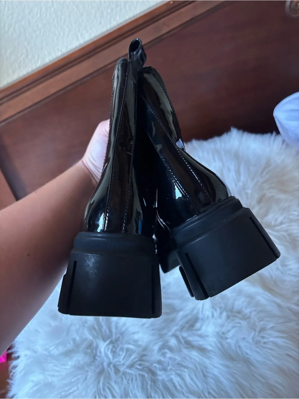 Chinese Laundry Black Patent Chelsea Lug Boot Size 10